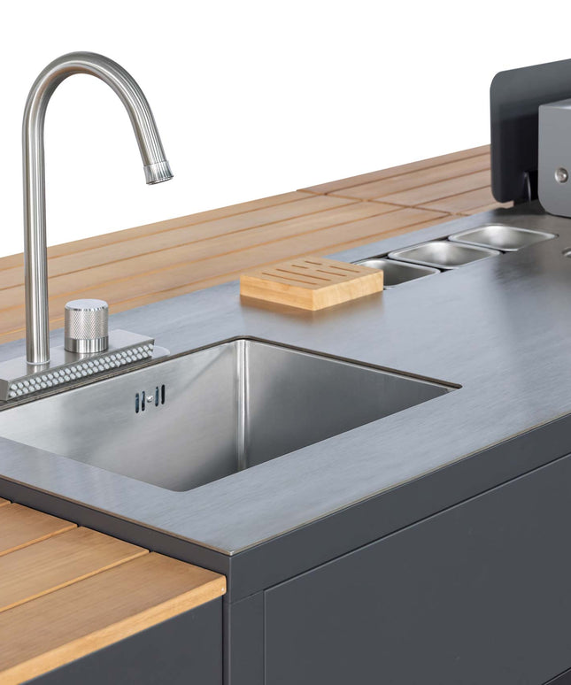 Outdoor Corner Kitchen